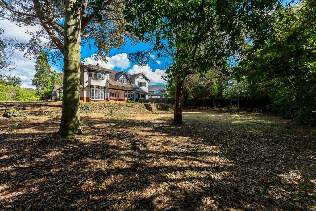 6 bedroom detached house for sale in Bankhall Lane, Hale, WA15